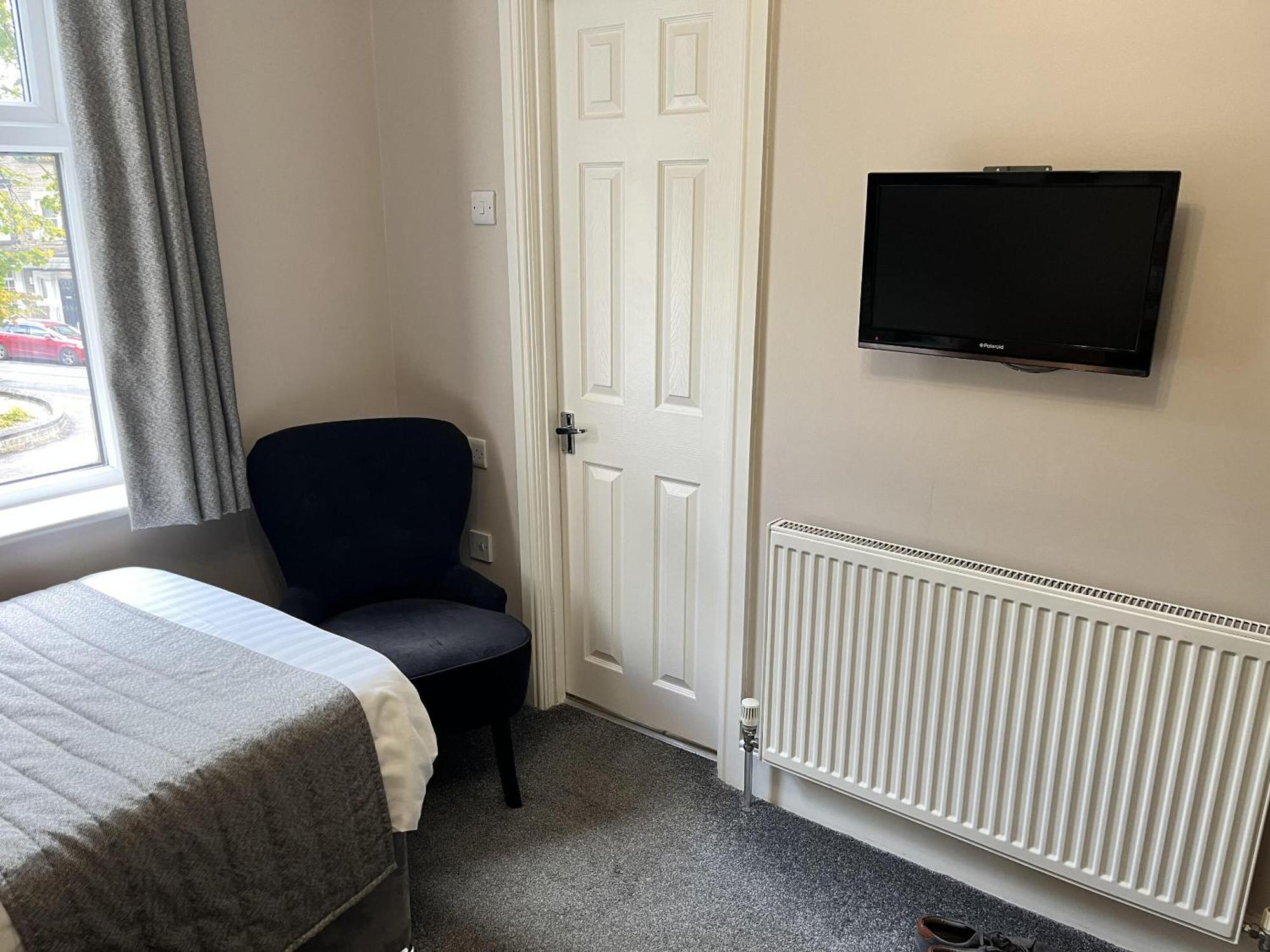 Geminian Hotel Harrogate Room photo